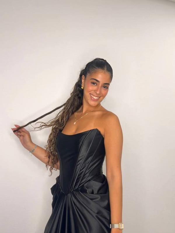 שמלת אגם — תמונה 1